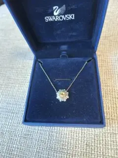 Swarovski Sunshine 太陽ペンダント　ネックレス