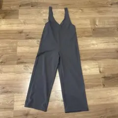 GU グレー Vネック サロペット