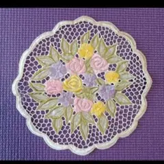バリレース　ドイリー　花瓶敷き　花柄