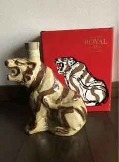 古酒 サントリーウイスキー ローヤル12年〈寅歳〉ボトルウイスキー