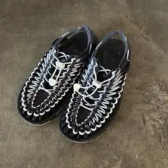 KEEN UNEEK CANVAS 黒、白