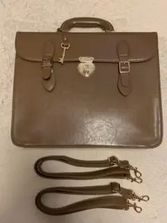 キーチャーム付きサッチェルバッグ
