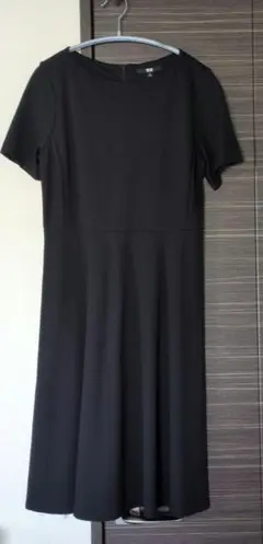 【美品】ユニクロ　ひざ丈ワンピース