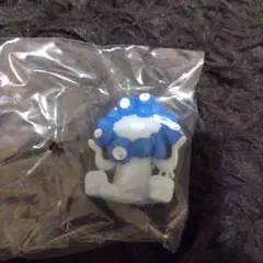 ミャクミャク 海洋堂　カプセルフィギュア おすわりブルーver.