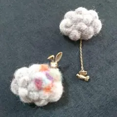 作家物 羊毛フェルト 雲と鳩のブローチ② ゆらゆらチェーン