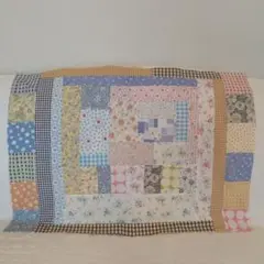 ハンドメイド、パッチワークタペストリー、秋の部屋