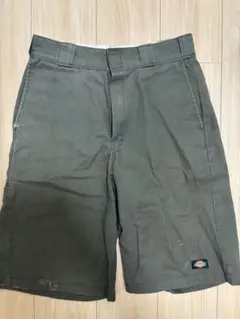 Dickies カーキ ショートパンツ