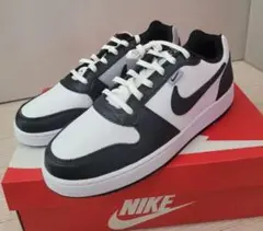 NIKE スニーカー 未使用品 タグ付き