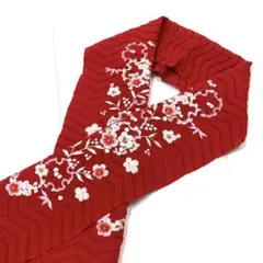 ☆新品未使用☆振袖・成人式・結婚式・卒業袴　赤系花模様刺繍入り半衿　半襟