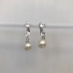 パールとクリスタルのイヤリング