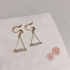 トライアングル　イヤリング