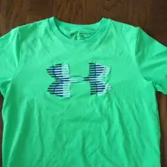 キッズ　アンダーアーマー　Tシャツ　グリーン　YXLサイズ