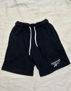 ✴︎8月15日まで値下げ✴︎ Reebok 黒 ハーフパンツ 140