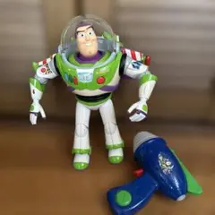 バズ・ライトイヤー フィギュアとレーザーガンセット