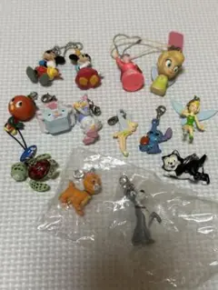 ディズニーキャラクター　チャームセット