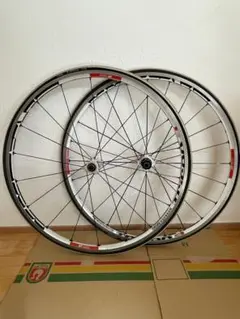 DTSWISS トライコン1450 前後セット DTスイス RR1450 TRICON 「普通さ」が信条の軽量チューブレス