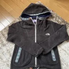 ノースフェイスレディースパーカー