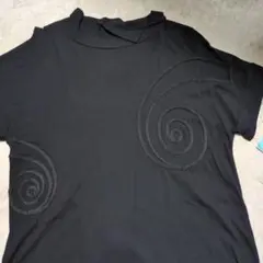 Donnez-Moi 黒 スワール刺繍 Tシャツ