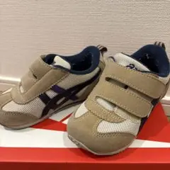 asics ベージュ スニーカー