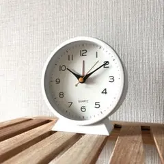 ホワイト アナログ置時計 クオーツ式