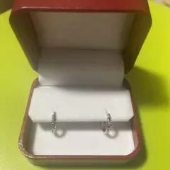 ホワイトゴールド ピアス