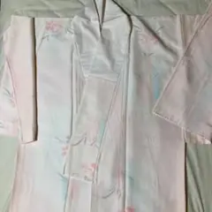 淡いピンクの花柄長襦袢