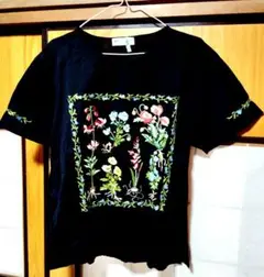 昭和レトロ！黒花柄Ｔシャツ半袖