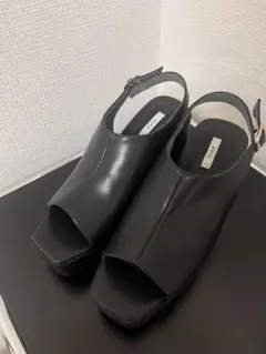 ブラック