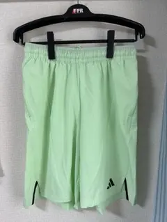 新品　adidas ライトグリーン ショートパンツ
