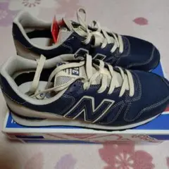 New Balance ネイビー/ベージュ スニーカー
