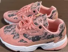 adidas ピンク レース模様 スニーカー 7