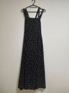 K.Garcon 黒 花柄キャミワンピース