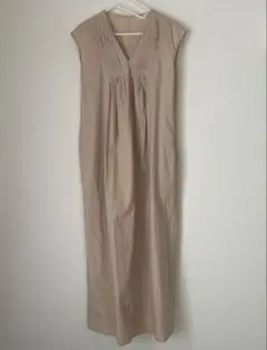 ベージュ ノースリーブ Vネック ロングワンピース