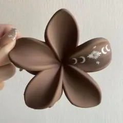 限定セール！現品限り！ハイビスカス　ヘアクリップ　ブラウン マット　ギャル　夏