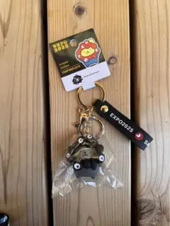 新品未開封✨ミャクミャク　黒ポムポムプリン　キーホルダー