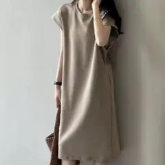 ベージュ ノースリーブワンピース サイドスリット Aライン　シャツワンピ