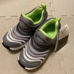 【新品・未使用タグ付】 NIKE★ナイキダイナモフリー17.5cm グレー&黄緑