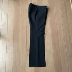 黒パンツ