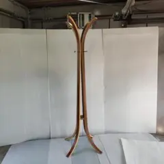 ACTUS取扱　プライウッドコートハンガー　4本脚