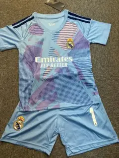 150cm レアル・マドリード新モデル　クルトゥワ　子供サッカーシャツセット