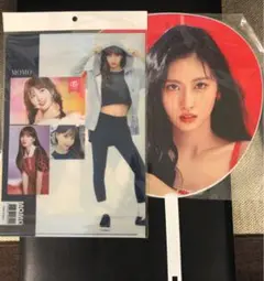 最終値下げ！　TWICE モモ　2点セット　うちわ　A4クリアファイル