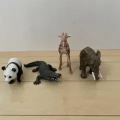 ダイソー　フィギュア　4体　動物