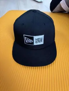 NEW ERA ブラック フラットバイザーキャップ