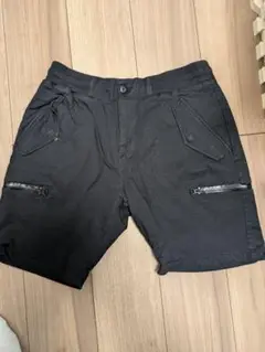 バロックのショートパンツ、アズールバイマウジー