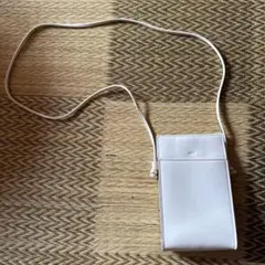 ユニクロ　ホワイト ショルダーバッグ 合成皮革