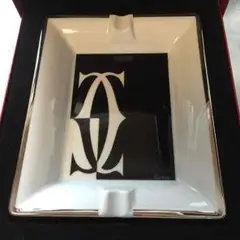 Cartier 小物入れ トレイ 陶器製 アッシュトレイ ドッグモチーフ Cartier 小物入れ トレイ 陶器製 アッシュトレイ ドッグモチーフ