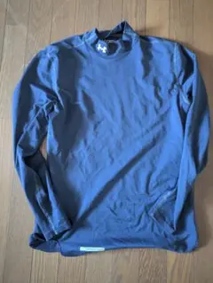 UNDER ARMOUR ネイビー アンダーシャツ