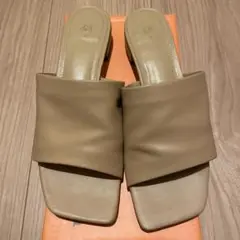 H &M サンダル　ベージュ　37