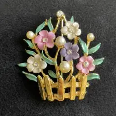 花籠ブローチ　ペールカラー　美品