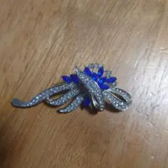 ゴージャス 青いクリスタルの花デザインブローチ